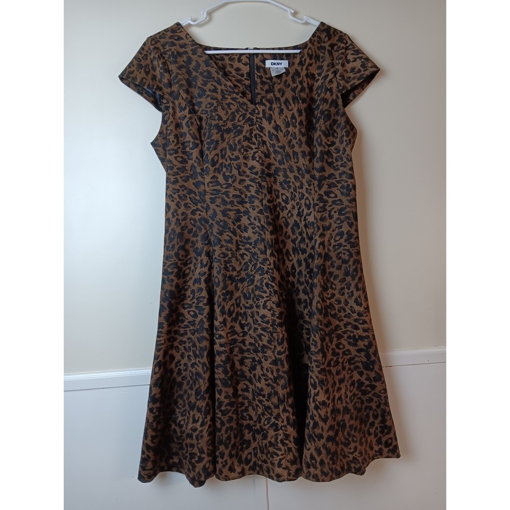 DKNY Dress Womens 12 Brown Leopard Fit & Flare V-Neck Knee‎ Length Cap Sleeve